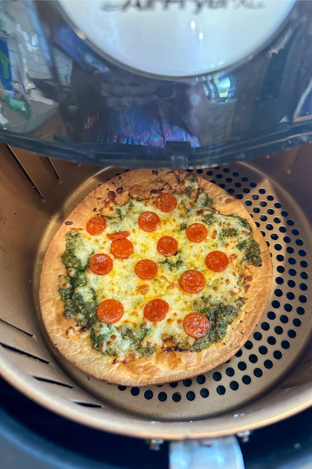 Pesto pizza in air fryer.