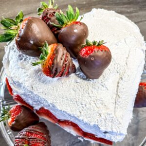 beautiful heart-shaped cake.