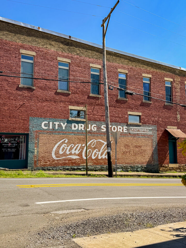 Coca-Cola mural on building in Leslie Arkansas